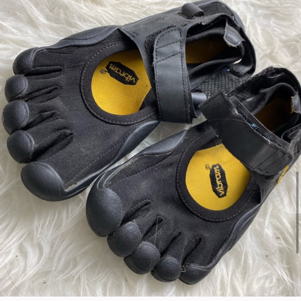 Vibram fivefinger shoes